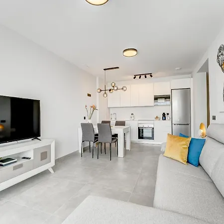 Apartment Modern New Terrazas De Costa Adeje. Heated Pool, Big Terrace And Private Parking *